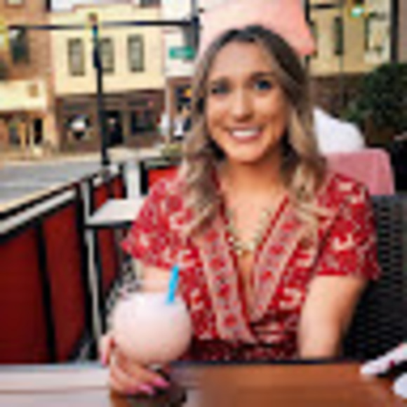 zoeeliseleonard